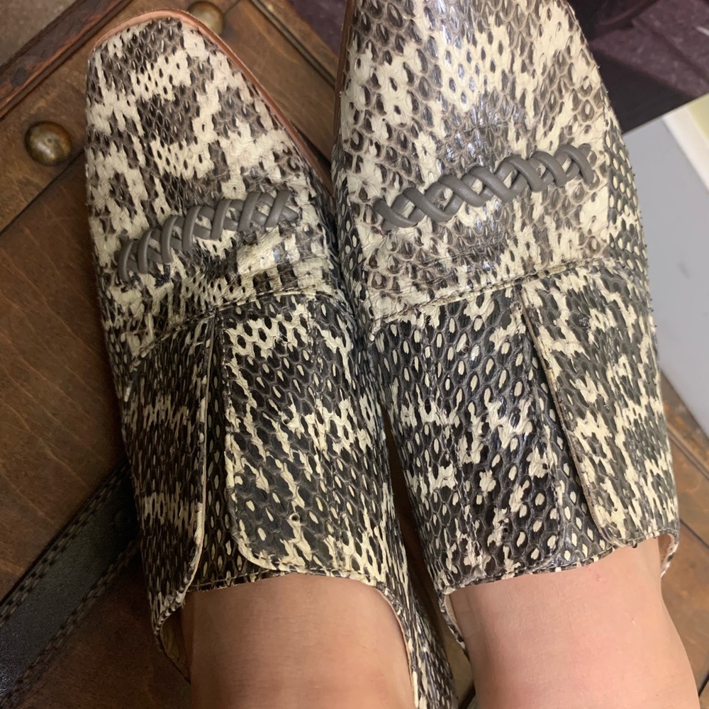 Artelier Nicole miller sabrina leather mules